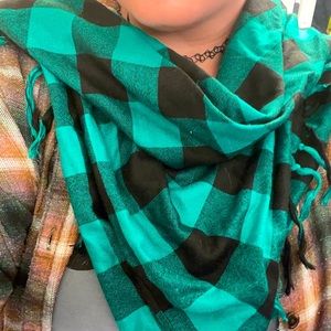 🚨Large Bold Green Alt Style Scarf